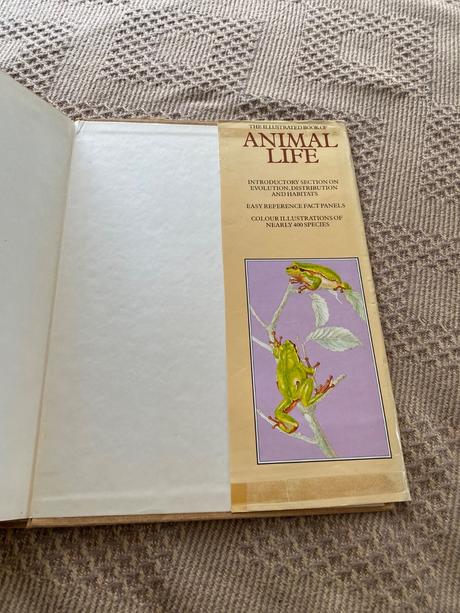 Jana horackova illustrated book of animal life,