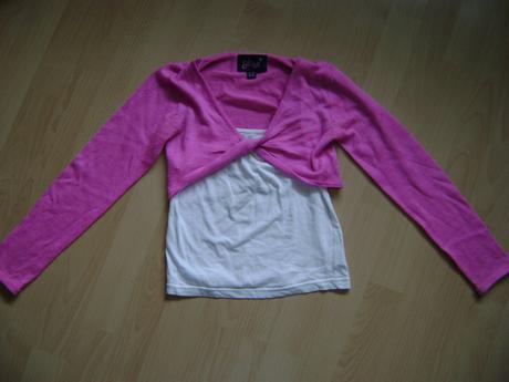 Velmi pekny top v bolerkovom vzhlade, 134