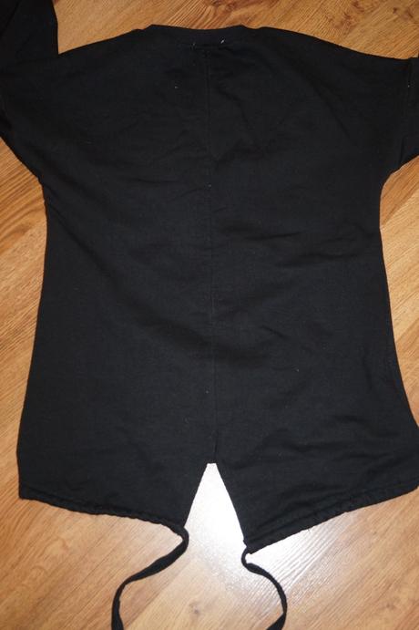 Mikina s peknymi detailami, 134