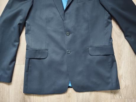 Tmavomodré sako pako lorente, 52
