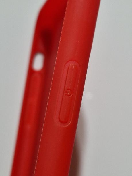 Červený obal na apple iphone 11, apple