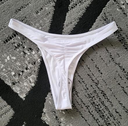 Spodok plaviek tangá, m