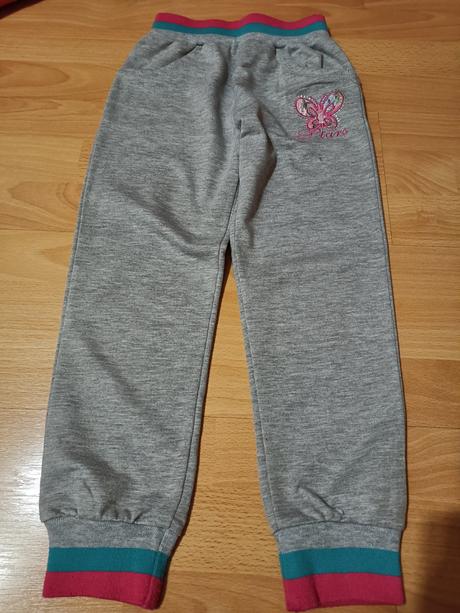 Dievčenské tepláky, 