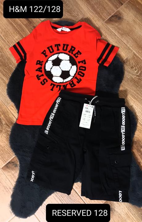 Tricko s meniacimi flitrami a cargo sortky, 122