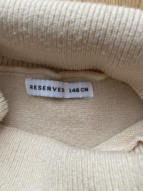 Sveter reserved, reserved,146
