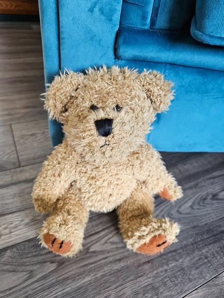 Plyšový chlpatý medvedík,