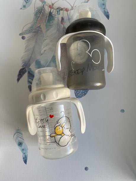 Uciaci poharik bebe jou, 