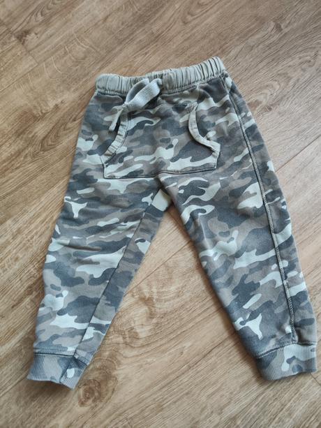 Maskáčové tepláky zara, zara,98