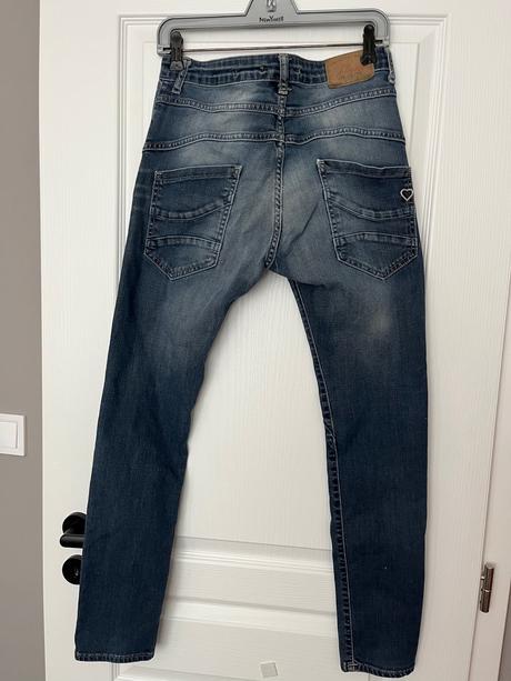 Rifle please, pleas,s