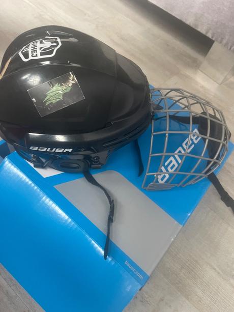 Bauer prilba, bauer,s