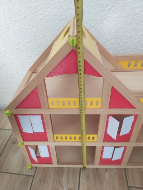 Málo hraný drevený domček pre bábiky, 