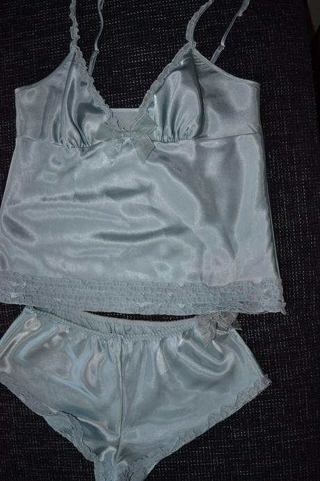 Krásne negližé, avon,40