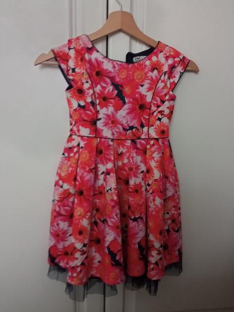 Šaty na príležitosť, 122