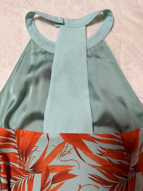 Letný top vo farbách mint s oranžovým vzorom, m