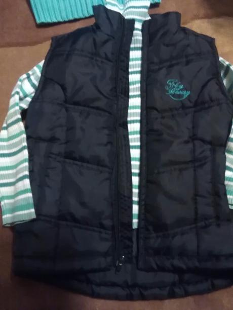 Vesta ,mikina a rolák pre paradnicu, 122–134