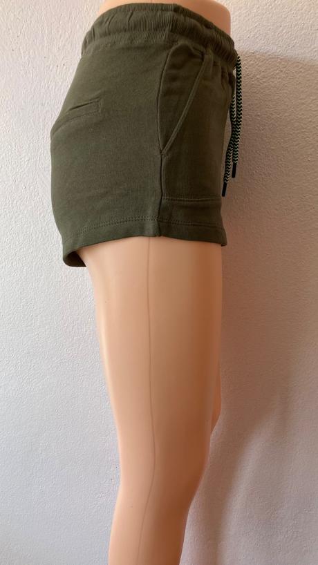 Khaki šortky bershka (24), bershka,xs