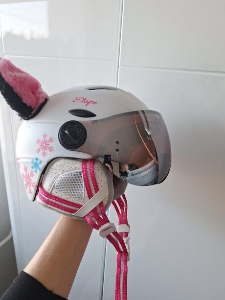 Detska lyziarska prilba, etape,s