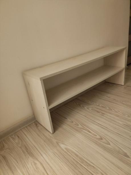 Skrinka pod tv, 