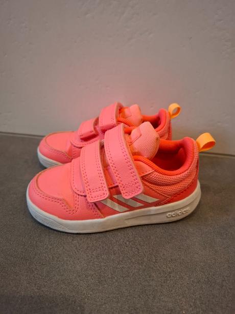 Adidas tenisky, adidas,23