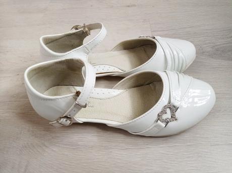 Biele slávnostné topánky ako nové, nelli blu,33