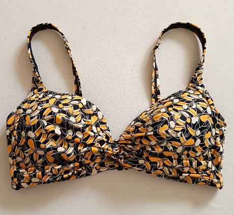 Plavky s papagájmi, l