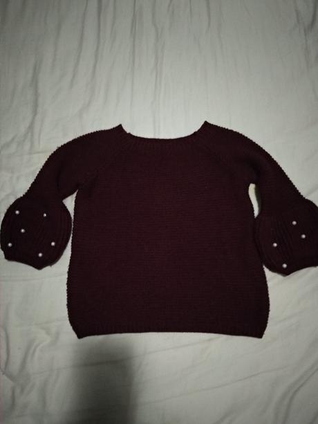 Svetrík bordový s perličkami, 116
