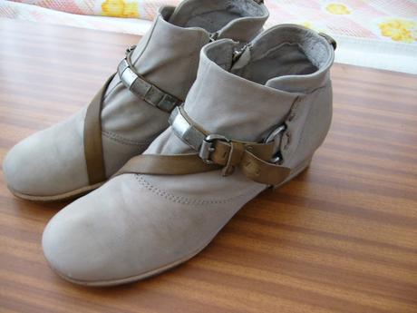 Kožene kotničky, 41