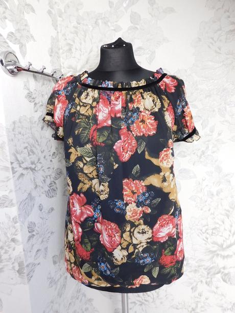 Luxusna velmi pekna bluzka, 40