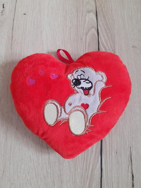 Plyšový vankúšik - srdiečko,
