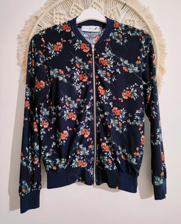 Tenká letná bomberka, s