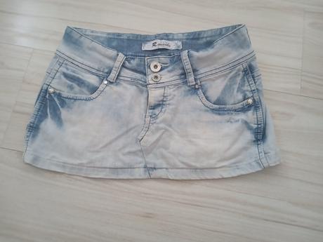 Predám riflové suknicku, 28