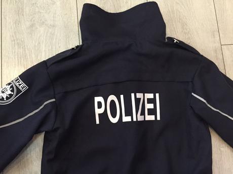 Chlapčensky kostym policajt 9-10 rokov,