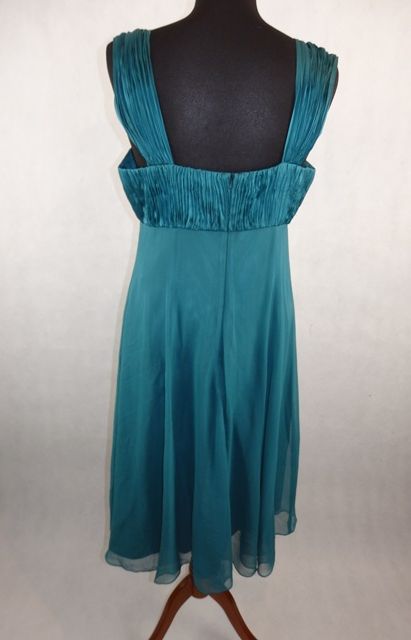 Luxusné smaragdovozelené hodvábne šaty, 42