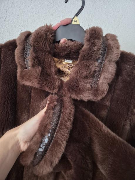 Tmavohnedý kožuch, xxl