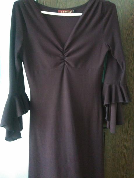 Predám šaty, 38