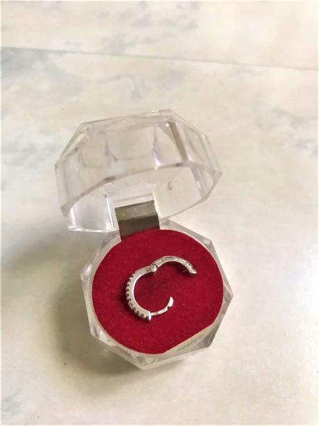 Zlaté náušnice so zirkónmi,