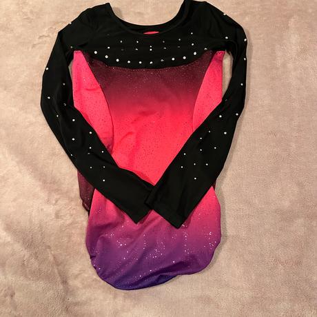 Dres na gymnastiku, 146