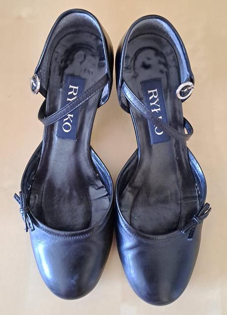 Čierne lodičky veĺ.37,5, 37