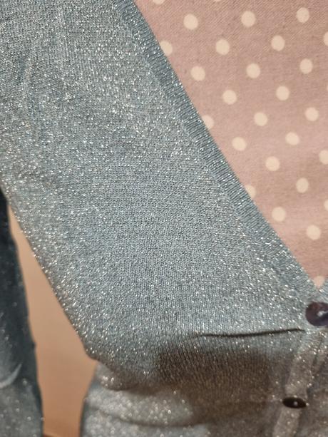 Svetlomodrý svetrík s trblietavým vláknom s, s