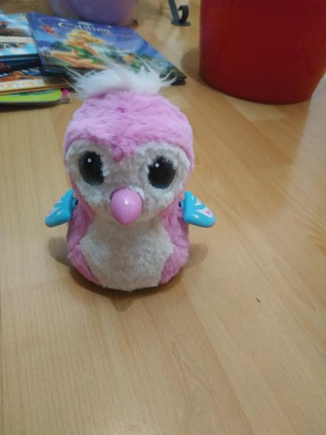 Sova chodiaca, hrajúca  hatchimals, 