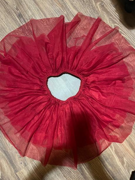 Červená sukna, reserved,122