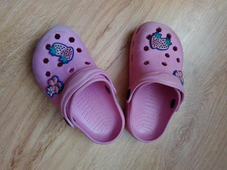 2x kroksy velkosť 25, h&m,25