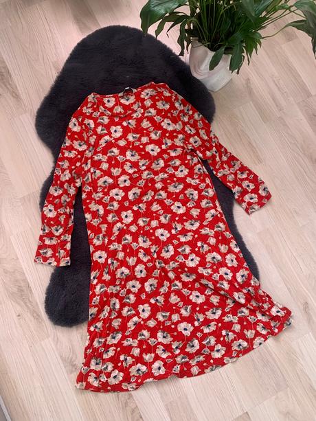 Kvetovane červene mini šaty s 3/4 rukavom f&f, f&f,m