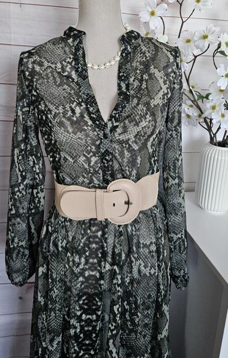 Krásne lahulinké šaty, s