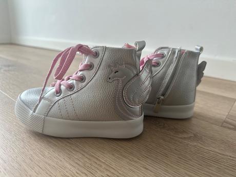 Deno nove tenisky, 27