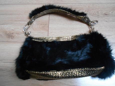 Extravagantná kabelka, 