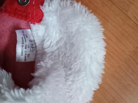 Dievčenské šaty, 86