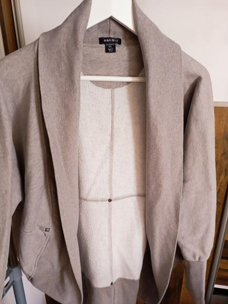 Kardigán, amisu,m