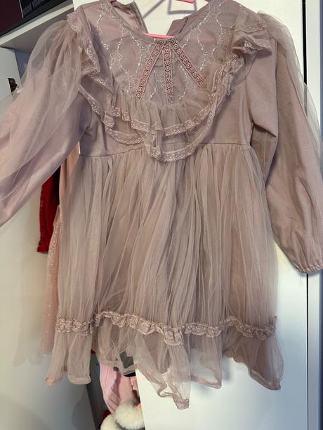 Nádherne šaty, 116