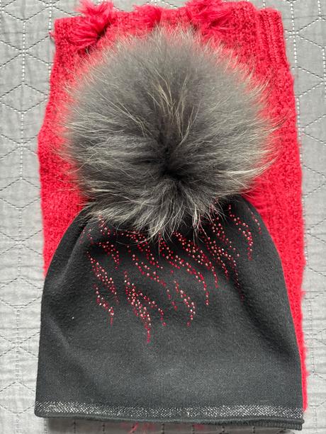 Čiapka s brmbolcom z pravej líšky, 54